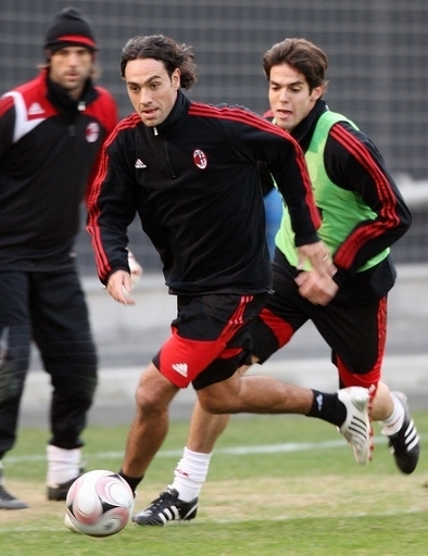 ミランのネスタが腰を手術