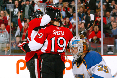 セネターズ ブルースを下す