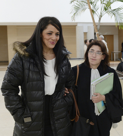 「僕は爆弾」Tシャツを息子に着せた母親、起訴される フランス