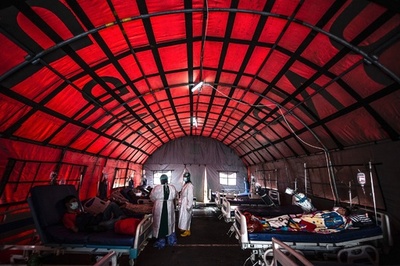 インドネシアでコロナ感染者急増、首都などに部分的ロックダウン