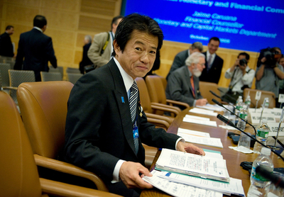 ｢預金の全額保護も検討｣、中川財務・金融担当相