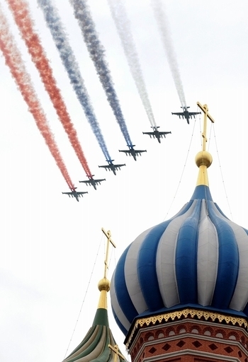 左右にふらつくロシア軍機の動画、ネットに投稿される 当局が調査へ