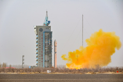 中国、衛星「雲海2号02組」の打ち上げに成功