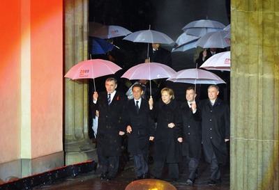 ベルリンの壁崩壊20年、各国首脳が式典に出席 市民10万人超集まる