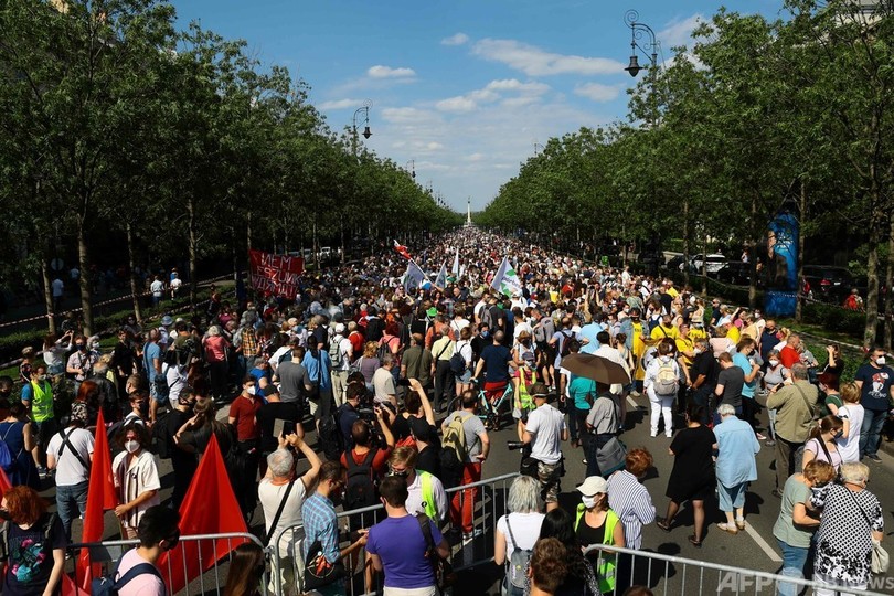 中国大学建設に「ノー！」 1万人が抗議 ハンガリー