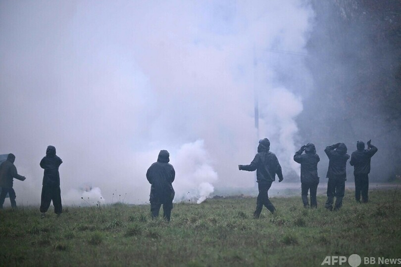 グレタさん、高速道建設計画反対デモに参加 仏