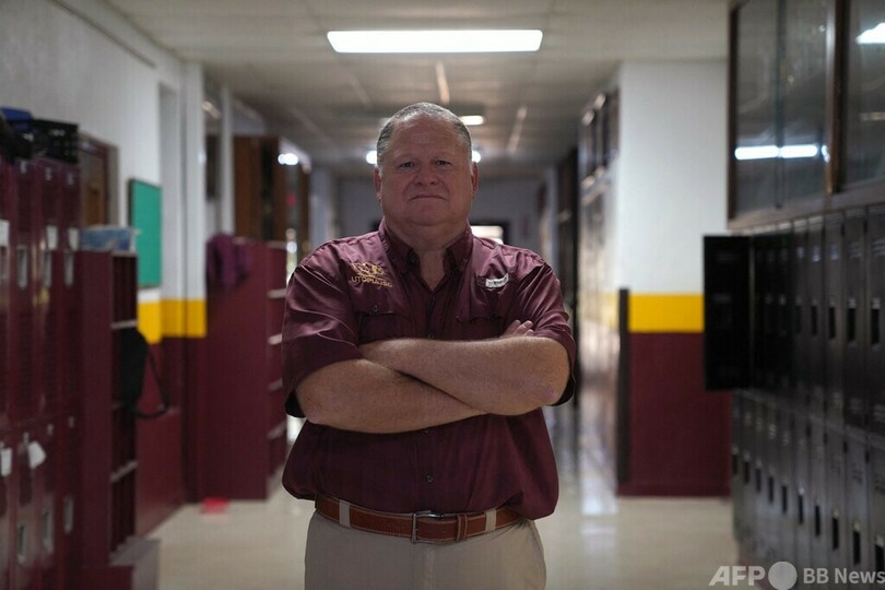 武装する教職員 小学校乱射事件の衝撃 米テキサス