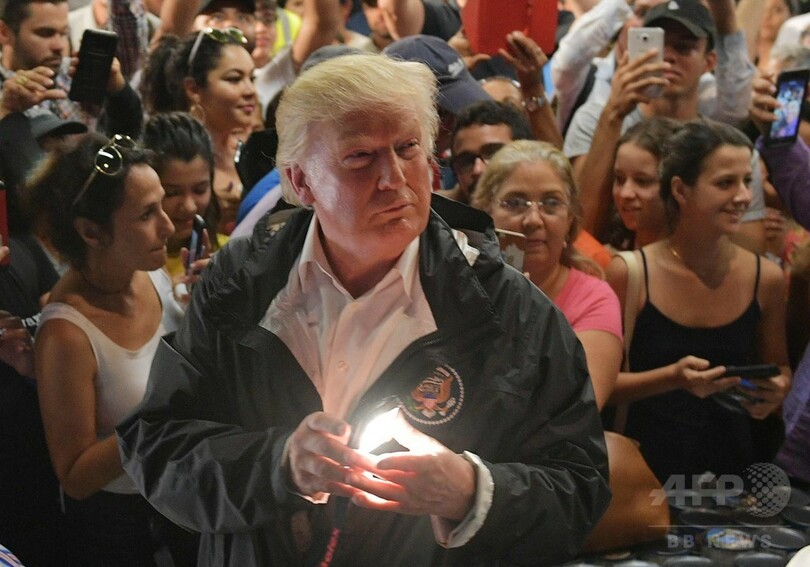 トランプ大統領、ハリケーン被災のプエルトリコ訪問 災害対応「誇っていい」