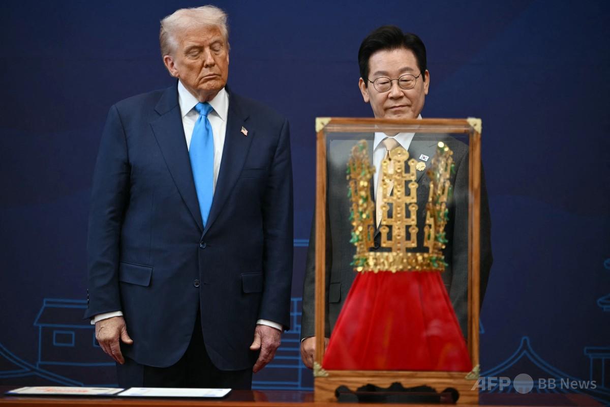 韓国、トランプ氏に「金の王冠」贈呈 写真12枚 国際ニュース：AFPBB News