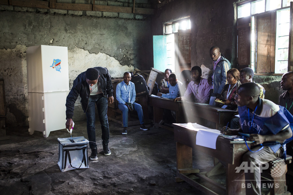 国際ニュース：AFPBB News【今日の1枚】希望の一票 コンゴ民主共和国
