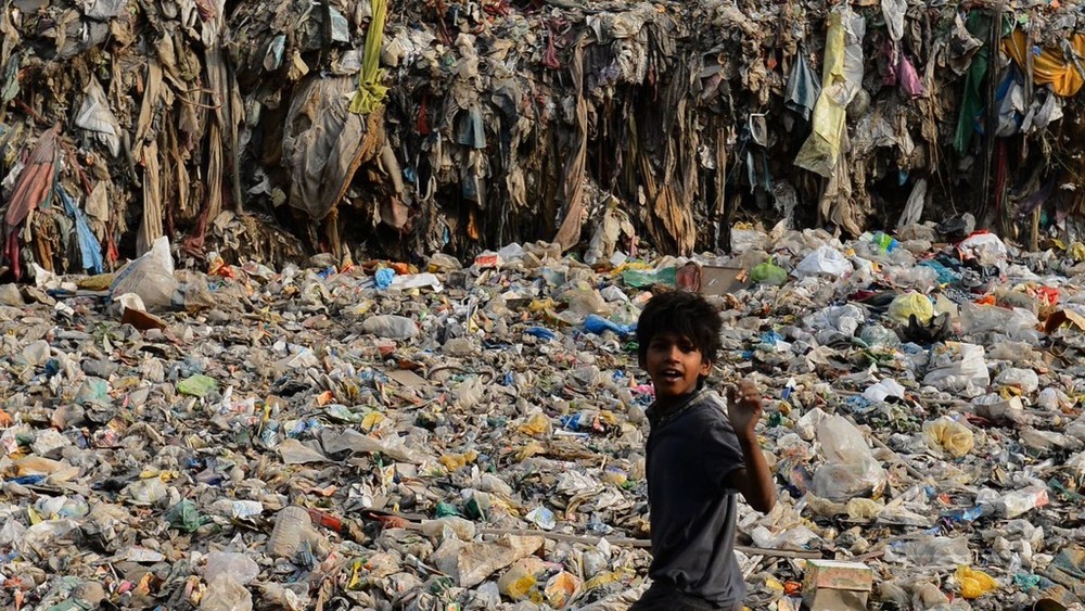 動画 プラスチック廃棄物があふれるインドのスラム街 世界環境デー 写真1枚 国際ニュース Afpbb News