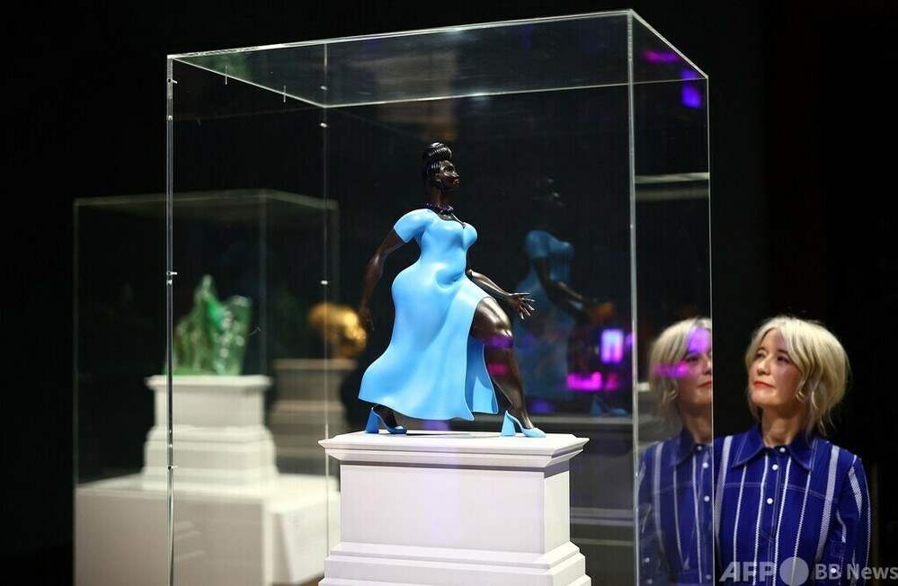現代女性テーマの像、26年からトラファルガー広場に展示 英 写真7枚