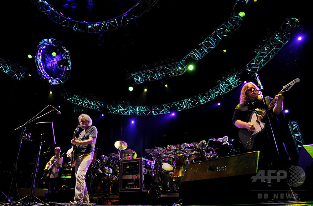 グレイトフル・デッド再結成、ファンの米議会重鎮も大喜び 写真2枚 国際ニュース：AFPBB News