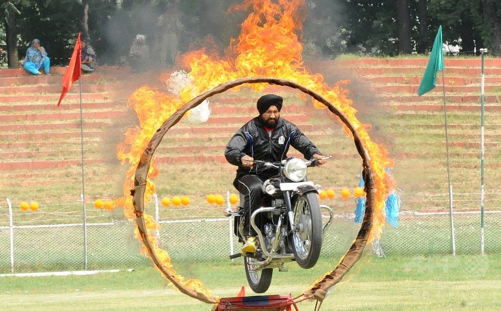 インド独立記念日 ジャム カシミール州の式典 写真7枚 国際ニュース Afpbb News