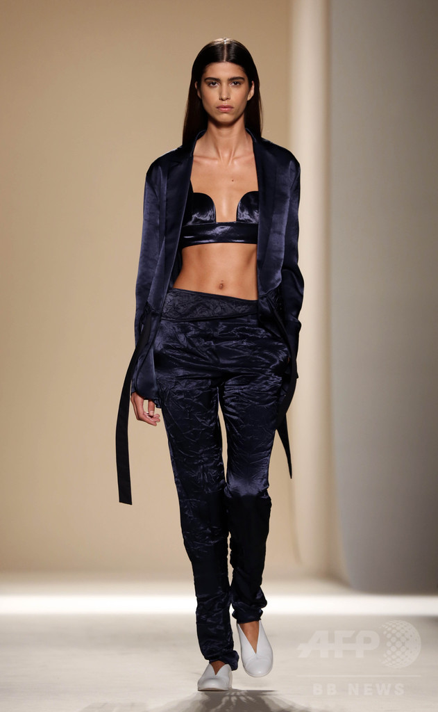 「ヴィクトリア ベッカム」17年春夏