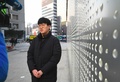 韓国ソウルでAFPの取材に応じる大学生のナムグン・ジンさん（2019年2月16日撮影）。(c)Jung Yeon-je / AFP