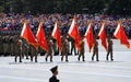 中国・北京の天安門広場で行われた抗日戦争勝利70年記念行事でパレードする中国人民解放軍の兵士ら（2015年9月3日撮影）。(c)AFP/GREG BAKER