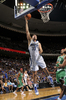 09-10NBA、オーランド・マジック（%%Orlando Magic%%）対ボストン・セルティックス（%%Boston Celtics%%）。試合はセルティックスが86-77で勝利した。写真はレイアップシュートを放つマジックのライアン・アンダーソン（%%Ryan Anderson%%）。（2009年12月25日撮影）(c)AFP/Getty Images/NBAE/Fernando Medina