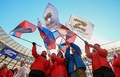 ロシアのウクライナ侵攻を支持するシンボルとなった「Z」の文字をあしらった旗。ロシアのクリミア併合から8年の関連行事で（2022年3月18日撮影）。(c)Ramil SITDIKOV / POOL / AFP