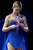 フィギュアスケート全米選手権（2013 Prudential U.S. Figure Skating Championships）は26日、米ネブラスカ（Nebraska）州オマハ（Omaha）にあるセンチュリーリンク・センター（CenturyLink Center）で行われ、女子シングル・フリースケーティング（FS）ではアシュリー・ ワグナー（Ashley Wagner）が121.27点を記録し、合計188.84点で優勝を果たした。

表彰式で銀メダルを手にするグレイシー・ゴールド（Gracie Gold、2013年1月26日撮影）。(c)AFP/Getty Images/Matthew Stockman