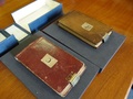英ケンブリッジ大学図書館に返還された、チャールズ・ダーウィンの2冊のノート。同図書館提供（2022年4月5日公開）。(c)AFP PHOTO / STUART ROBERTS / UNIVERSITY OF CAMBRIDGE LIBRARY