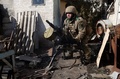 ウクライナ・バフムートで戦闘に備えるウクライナ兵（2023年3月3日撮影）。(c)Anatolii Stepanov / AFP