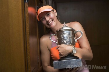 シャラポワが2年ぶり2度目の優勝、全仏オープン 写真35枚 国際ニュース