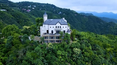 英国城から洞窟カフェまで…浙江・莫干山が示す新たな避暑地の姿