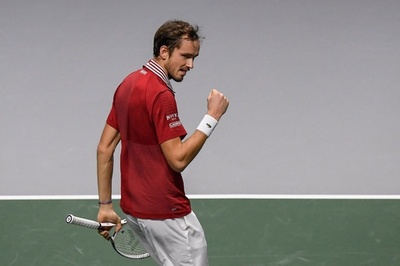 ロシアテニス連盟がデ杯4強、メドベらがスウェーデンの兄弟下す