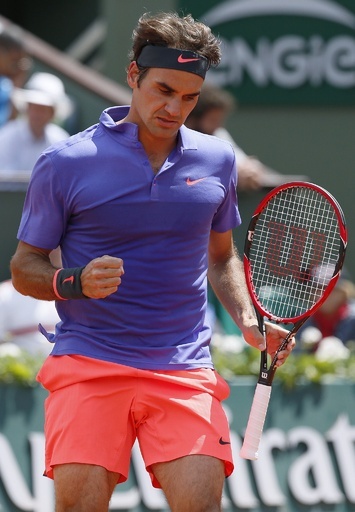 フェデラー、モンフィス戦での連敗止め8強 全仏オープン