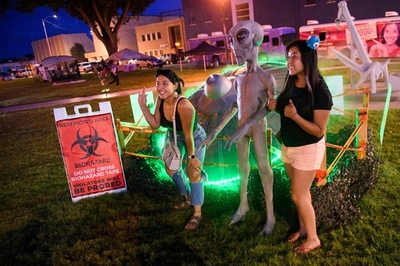 米ロズウェルでUFOフェスティバル、2年ぶり開催