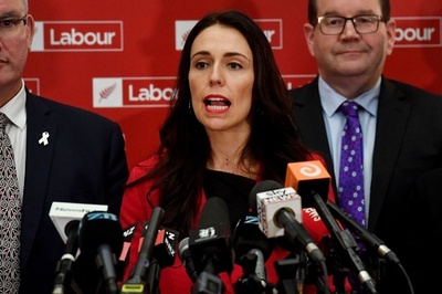 NZ女性新党首、メディアに出産の意向問われ反論 性差別と議論に