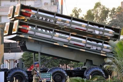 パキスタン、インド国境沿いに軍部隊を配備 兵士の休暇を取り消し