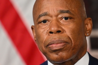 NY市長、30年前の性的暴行疑惑を否定 駆け込み提訴相次ぐ