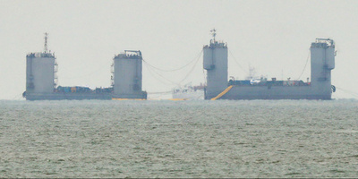 セウォル号の引き揚げ試験を開始、本格的作業実施を見極めへ 韓国