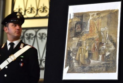 20億円のピカソの絵画「もらった」、伊ローマで押収