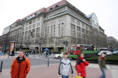 公道で時速160キロのレース、殺人罪で男2人に終身刑 ドイツ