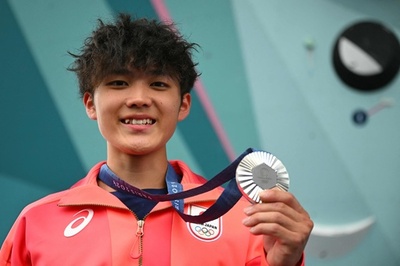 安楽宙斗が銀メダル パリ五輪スポーツクライミング男子複合