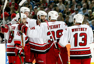 ＜NHL プレーオフ＞ハリケーンズ セイバーズに圧勝しシリーズをタイに戻す - 米国