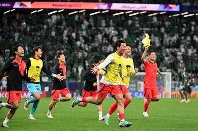 韓国がサウジとの死闘制し8強、ウズベクも勝利 アジア杯