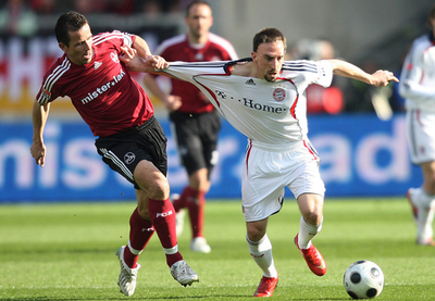 バイエルン アウェーでニュルンベルクと引き分ける