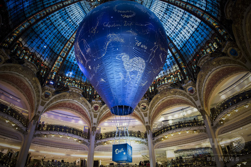 「クリスチャン・ディオール」展、英V&A博物館でも2019年開催へ 「クリスチャン・ディオール」展、英V&A博物館でも2019年開催へ