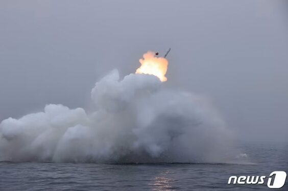 北朝鮮、日本海で潜水艦発射戦略巡航ミサイル2種類を試射…海軍の任務遂行能力向上を強調