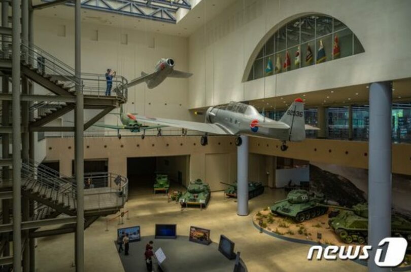 戦争記念館には朝鮮戦争当時に使われたさまざまな軍事兵器が展示されている（ソウル観光財団提供）(c)news1