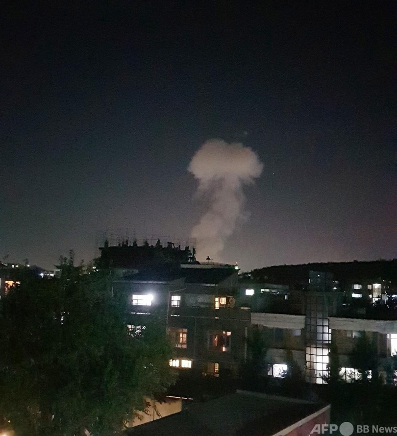 アフガン首都襲撃で4人死亡、20人負傷 国防相ら標的