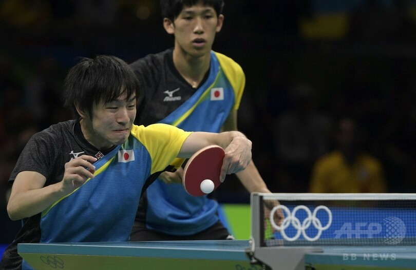 日本は銀メダル、中国に及ばず 卓球男子団体