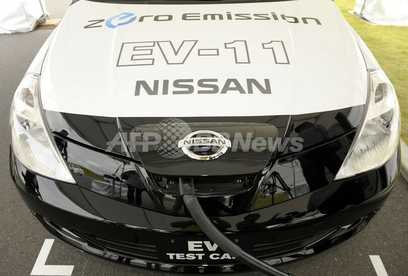 日産自動車、EV実験車両を公開