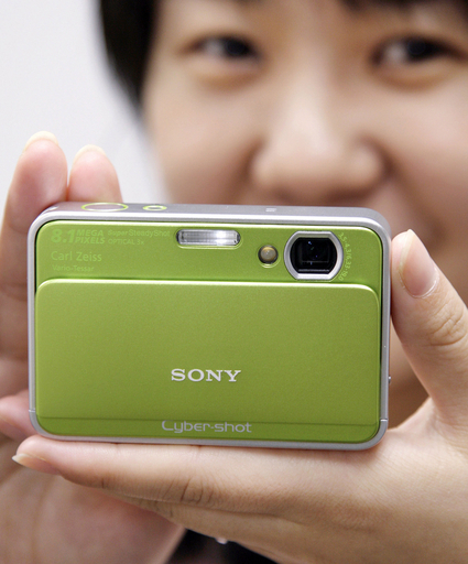 ソニー、新型デジタルカメラ「Cybershot DSC-T2」を発表 写真4枚 国際