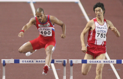 サンチェス 男子400メートルハードルで準決勝進出 写真2枚 国際ニュース Afpbb News