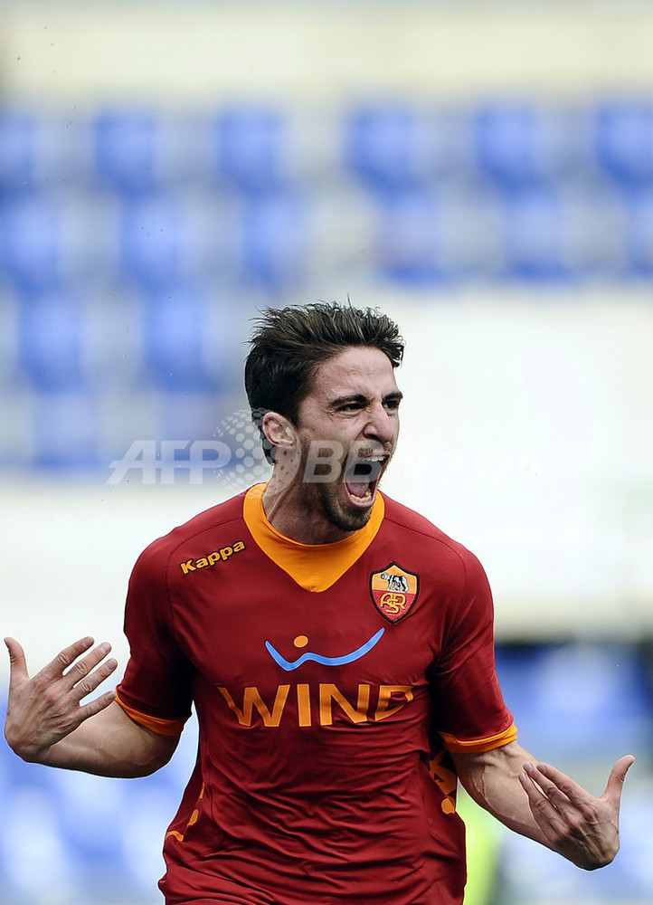 リバプールがローマからボリーニを獲得、マキシ・ロドリゲスは退団 写真1枚 国際ニュース:AFPBB News